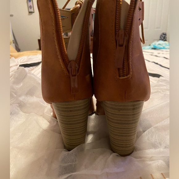 Open toe high heal boot/sandals - Picture 3 of 5